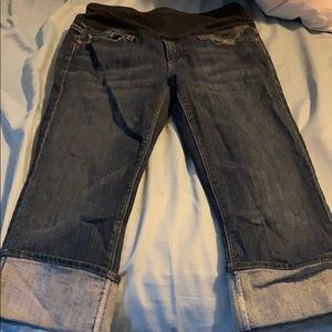 Seven for all mankind maternity capris